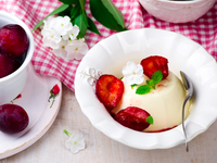 Как приготовить панна котту с карамелизированными сливами