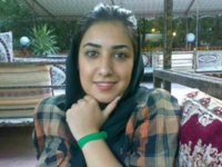 Иранскую художницу будут судить за рукопожатие с мужчиной