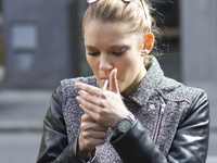 Почему женщины начинают курить после родов