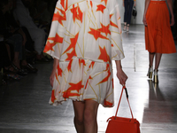 Фолк и футуризм: Karen Walker презентовал новую коллекцию