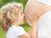 Ученые: Частые беременности грозят рождением малыша-аутиста