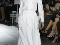 Легкость и простота:  Zac Posen представил новую коллекцию