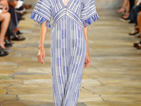 Микс трендов: Tory Burch презентовала новую коллекцию