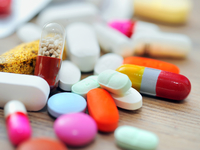 В Киеве две девочки отравились лекарствами