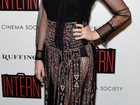 Look дня: Энн Хэтэуэй