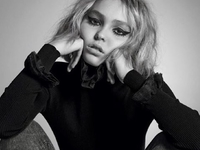 Дочка Деппа похвасталась новой фотосессией для Vogue