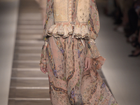 Романтика странствий: Etro презентовал новую коллекцию