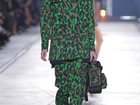 Versace представили новую коллекцию в стиле милитари