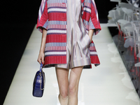 Цвет страсти: Giorgio Armani представил яркую коллекцию