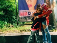 Малышка на миллион: Стильные образы дочек Анны Седоковой