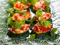 Брускетта из цуккини с помидорами и сыром