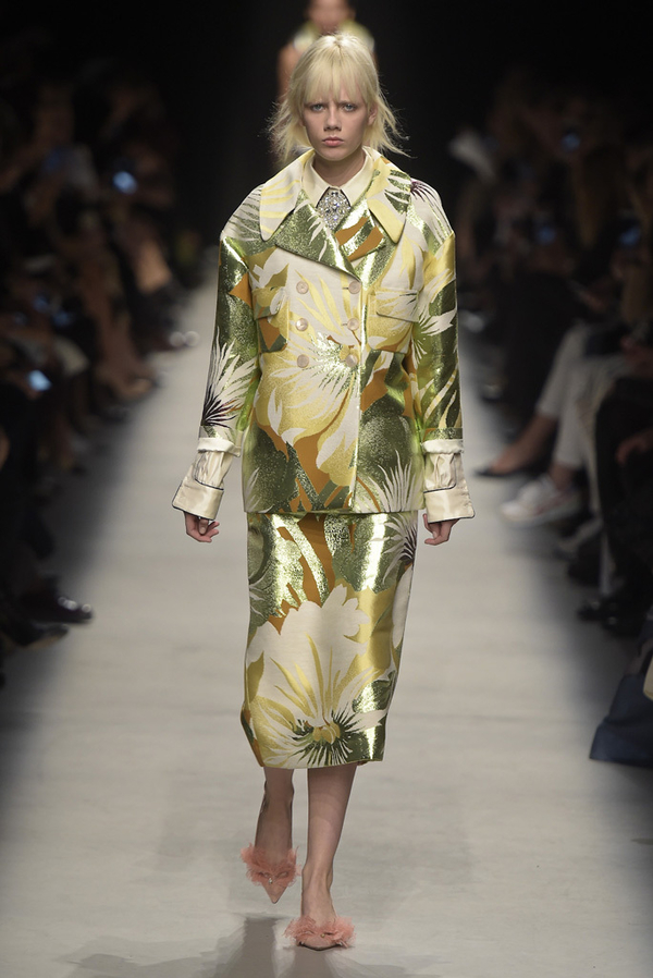 Rochas презентовали эксцентричную коллекцию