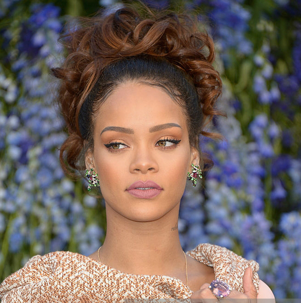 Beauty-образ дня: Рианна
