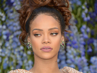 Beauty-образ дня: Рианна