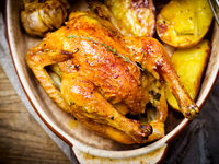 Запеченная курица с овощами: ТОП-5 рецептов