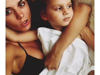 Мамино счастье: ТОП-10 ярких фото звезд с детьми