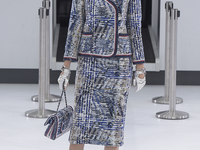 Самолеты и аэропорты: Chanel презентовали новую коллекцию