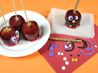 Яблоки в карамели на Хэллоуин