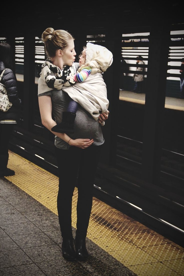 Фото дня: С мамой в обнимку