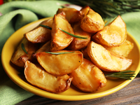 Запеченные картофельные дольки