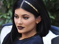 Новый модный тренд: Флеш-тату для волос