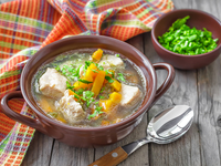 Деревенский суп с говядиной и овощами