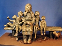 Самым дорогим: ТОП-12 волшебных памятников мамам