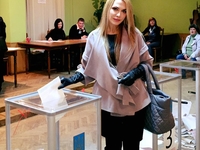 Выборы 2015: Кто из известных украинцев исполнил свой гражданский долг