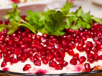 Салаты с зернами граната: Три вкусные идеи