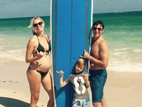 Беременная Каролина Куркова отдыхает с семьей в Майами