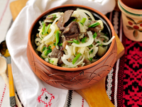 Картофельный салат с маринованными грибами