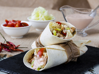 Шаурма с курицей и овощами