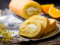 Апельсиновый бисквитный рулет