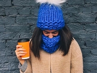 Пора утепляться: Модные шапки из столичных магазинов