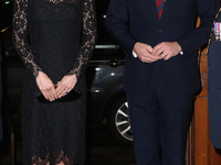 Кейт Миддлтон и королева Елизавета II почтили память погибших в войнах