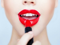 5 проблем, которые поймут поклонницы красной помады