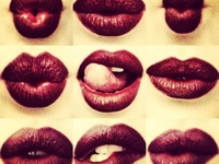 Модный макияж с темной помадой для блондинок, брюнеток и рыжих