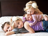 Этой семейке уж точно скучно не бывает: Видео