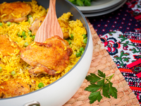 Куриные бедрышки с рисом и карри