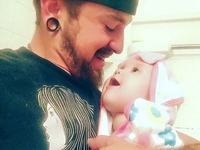 Как воспитать дочь самому: История папы-одиночки