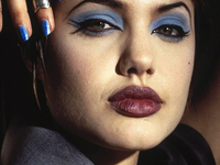 История темной помады в кино: От Дитрих до Джоли