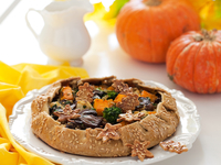 Галета с начинкой из осенних овощей