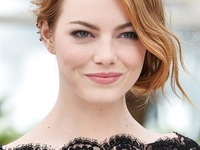 Прически на Новый год 2016: Звездные примеры для будущих мам