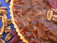 Пирог с карамелью и орехами на День благодарения