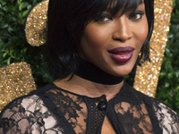 Наоми Кэмпбелл похвасталась новой стрижкой