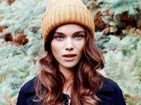 Прически под головной убор: стильные решения