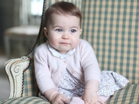 В Сеть попали снимки полугодовалой принцессы Шарлотты