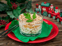 Салаты на Новый год: ТОП-5 рецептов с курицей