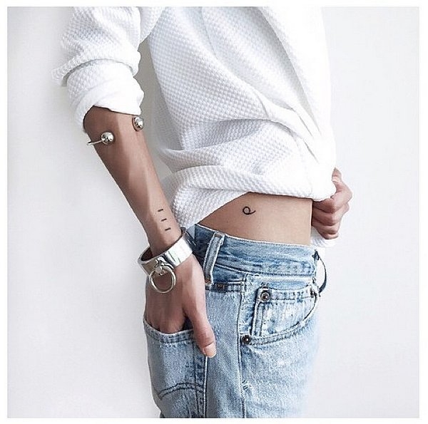 Миниатюрное тату: ТОП-15 идей для вдохновения