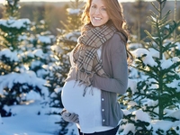 А снег кружится: ТОП-15 зимних фото будущих мам